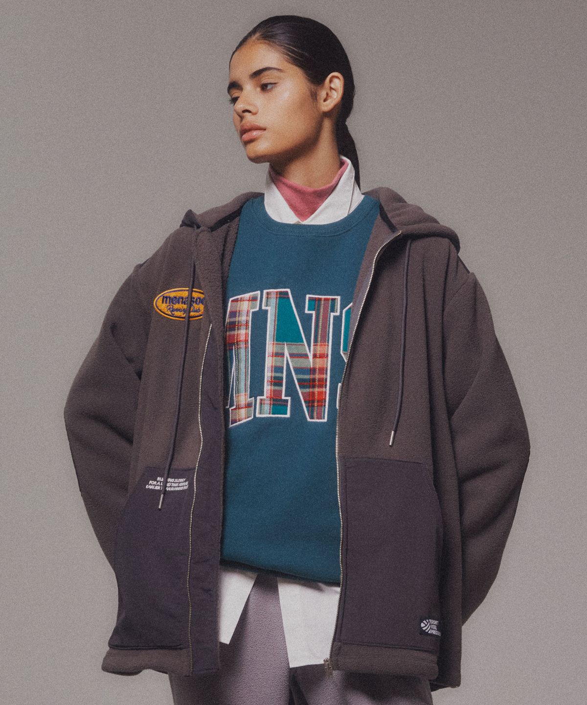 미나수(MENASOO) Fleece Hood Jacket_Charcoal