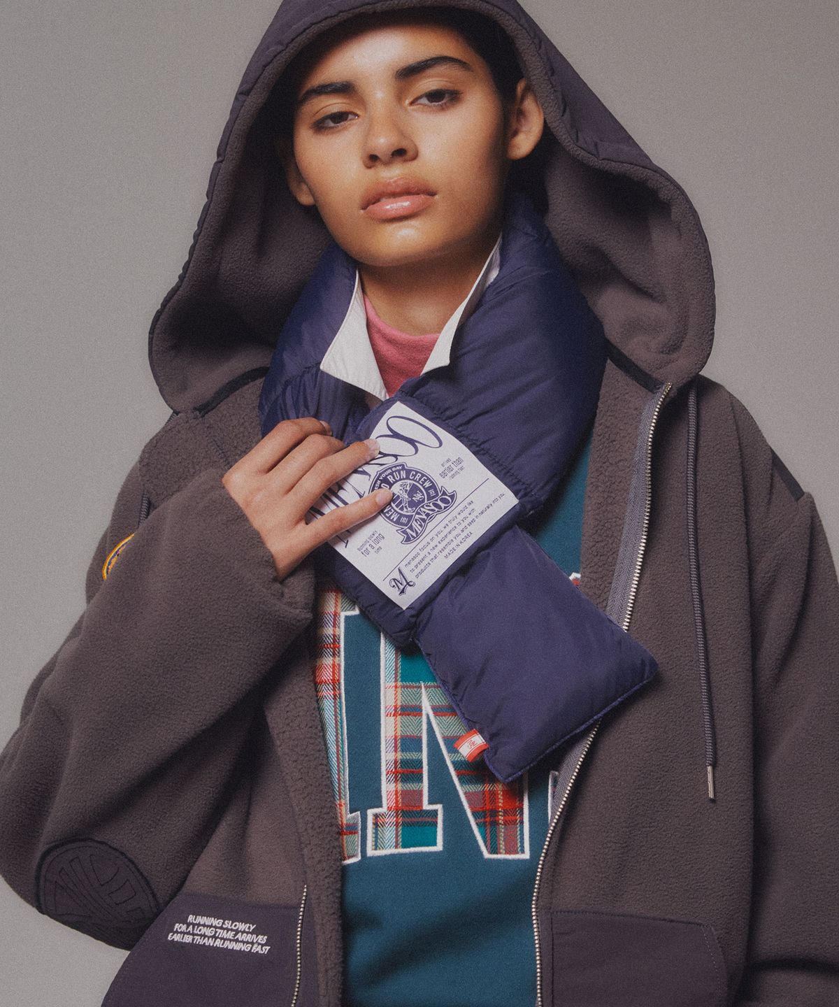 미나수(MENASOO) Fleece Hood Jacket_Charcoal