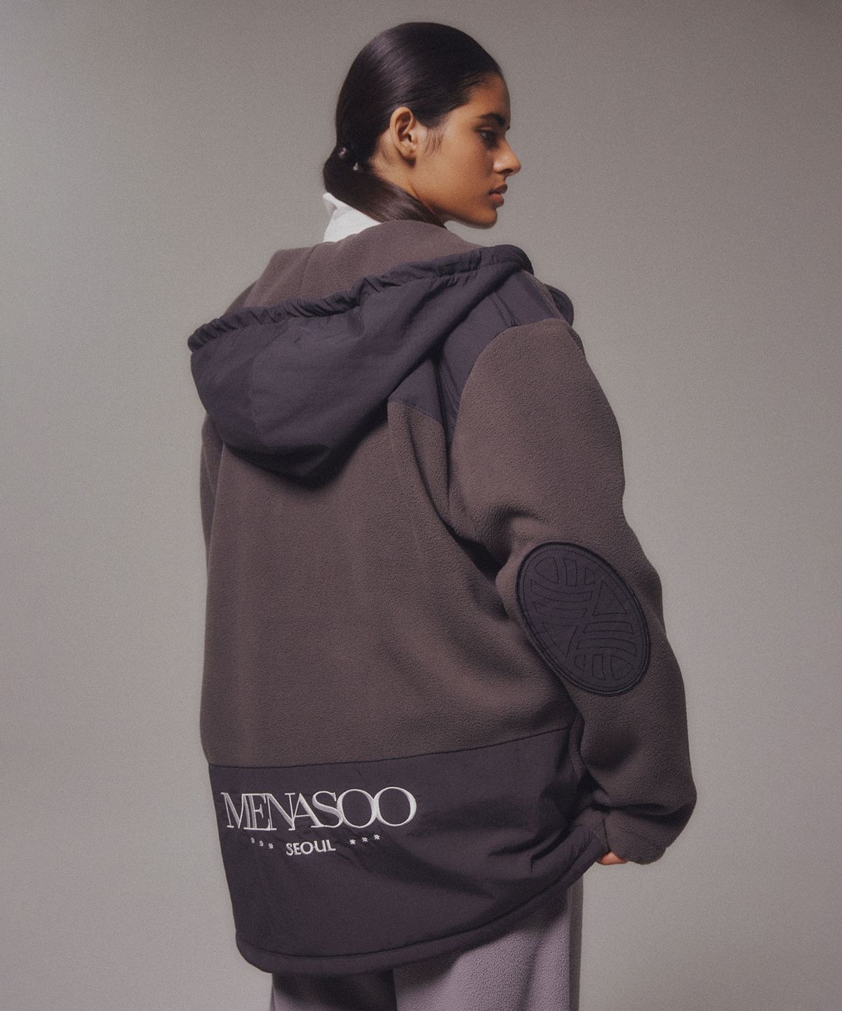 미나수(MENASOO) Fleece Hood Jacket_Charcoal