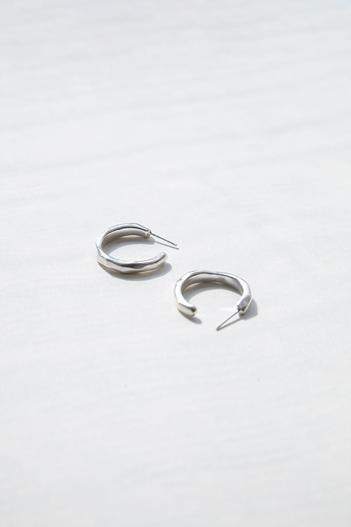 탁토(TACTO) 웨이브 링 귀걸이 WAVE EARRINGS