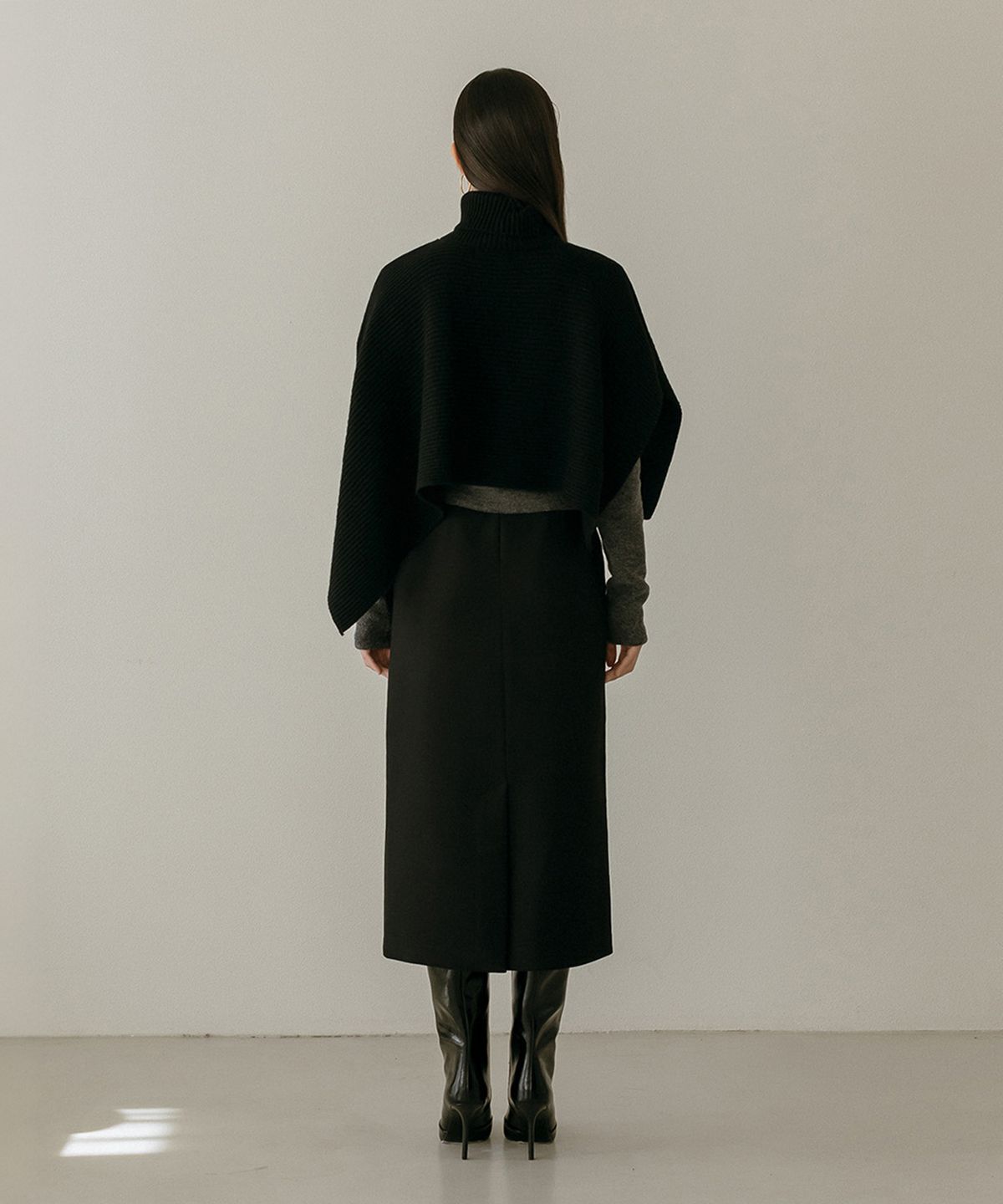 메이버유(MAYVERU) Temp Turtleneck Wool Cape Knitwear _ Black