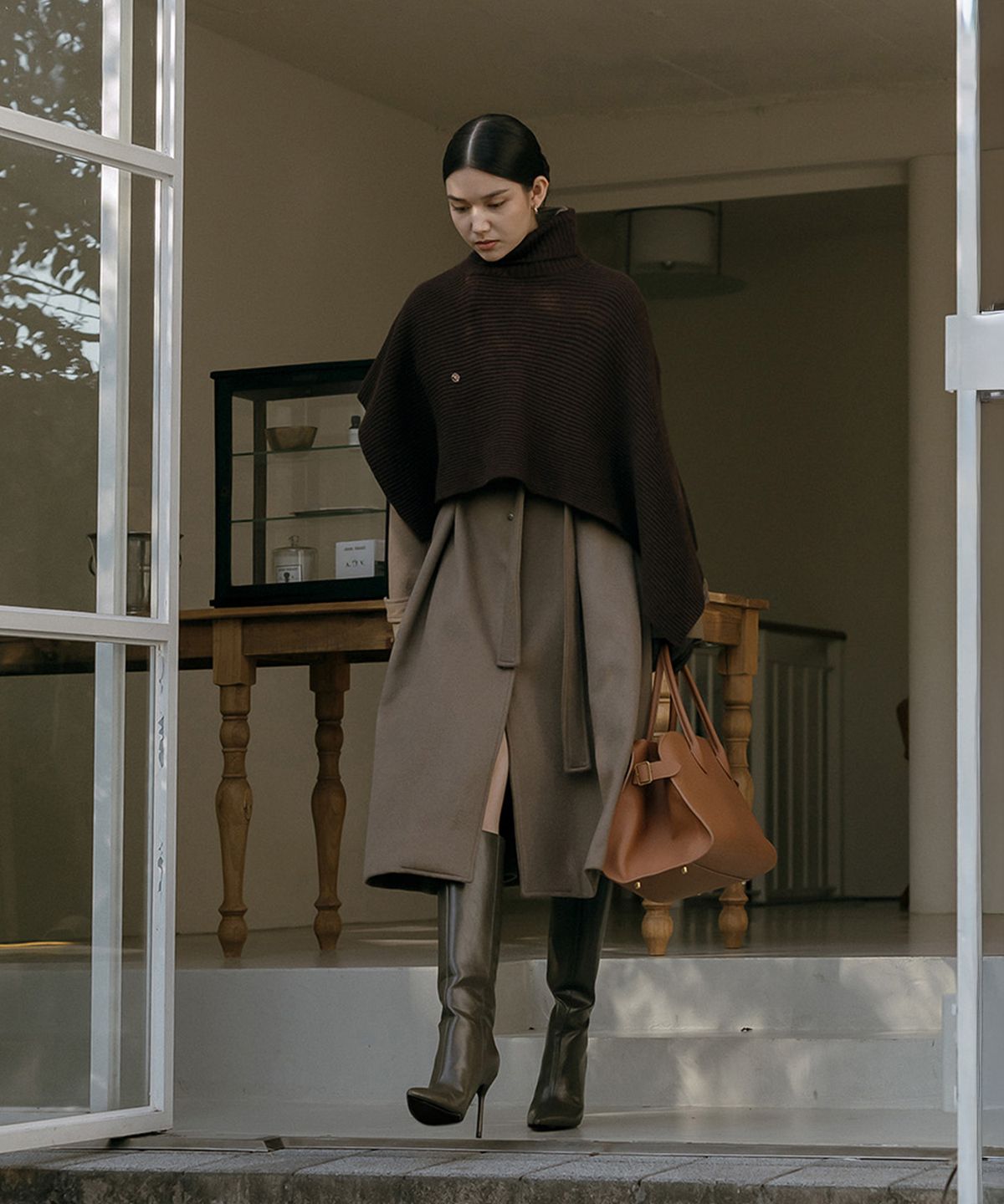 메이버유(MAYVERU) Temp Turtleneck Wool Cape Knitwear _ Brown