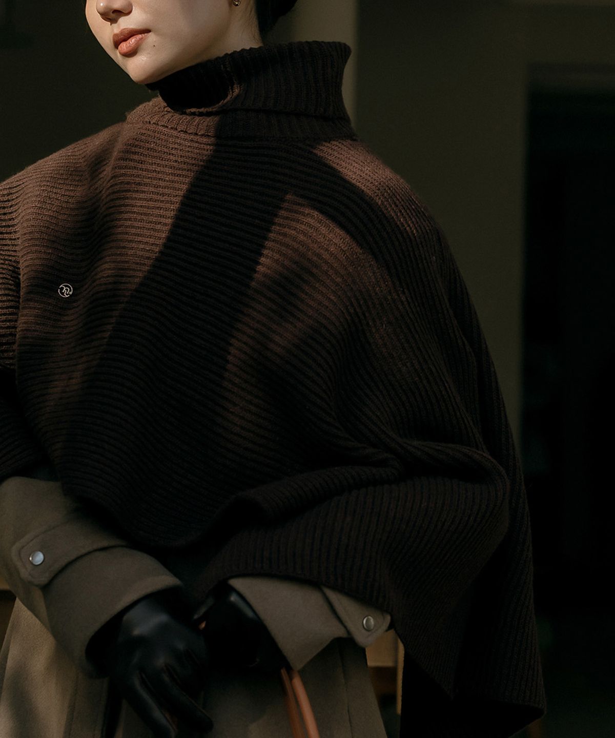 메이버유(MAYVERU) Temp Turtleneck Wool Cape Knitwear _ Brown