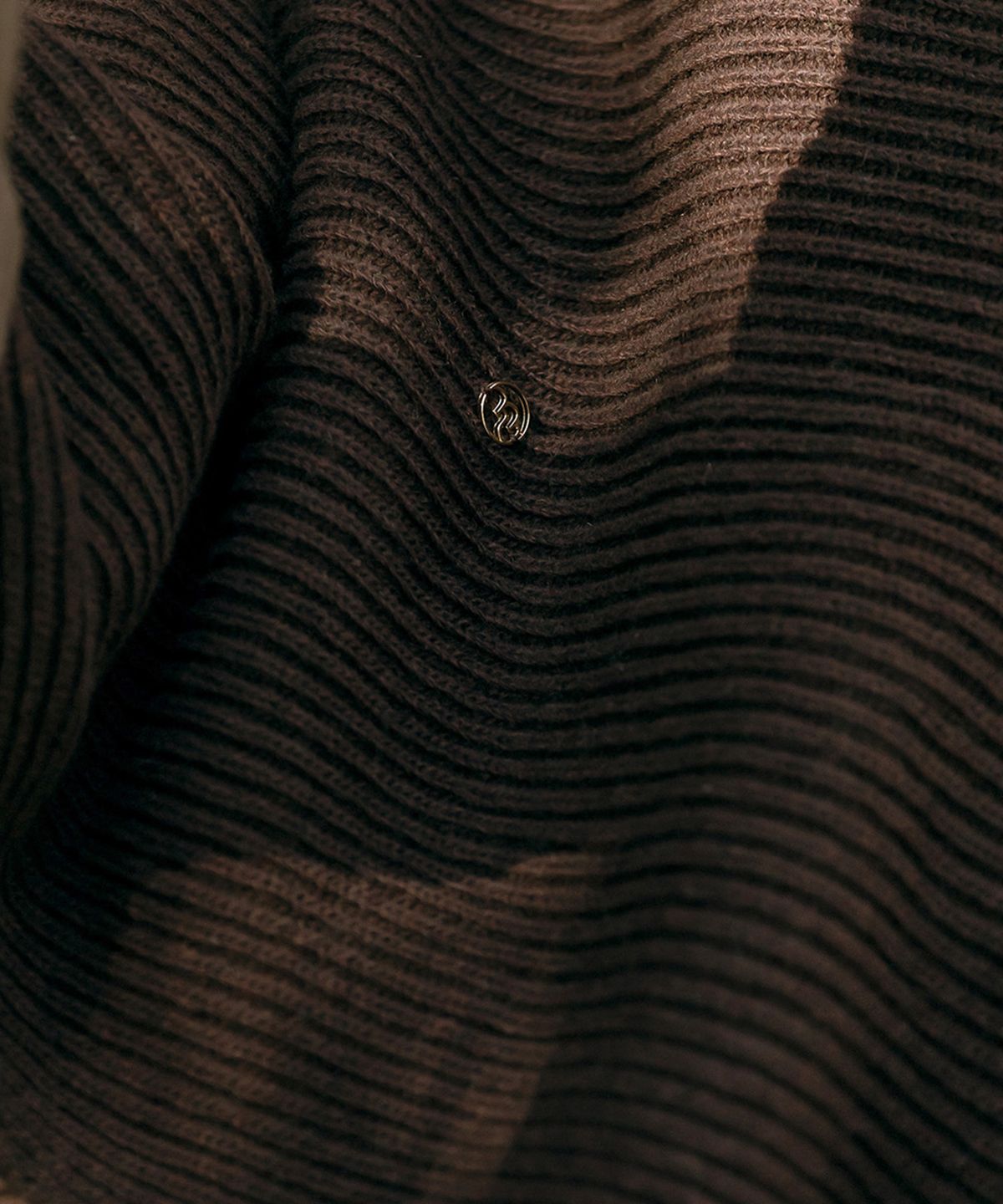 메이버유(MAYVERU) Temp Turtleneck Wool Cape Knitwear _ Brown