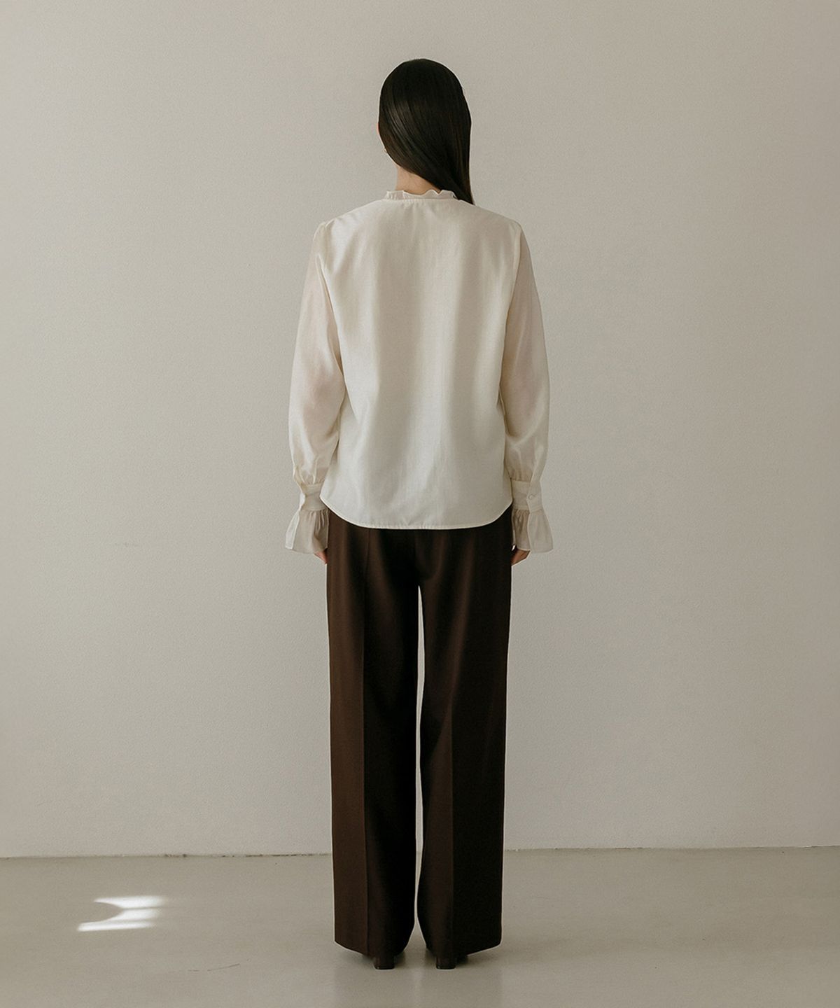 메이버유(MAYVERU) Trimming Frill Blouse _ Cream