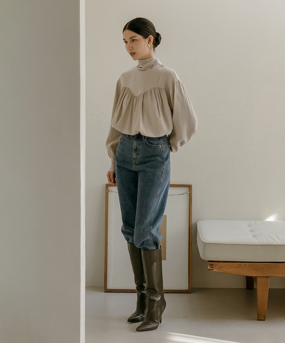 메이버유(MAYVERU) Analeigh Tie Blouse _ Beige