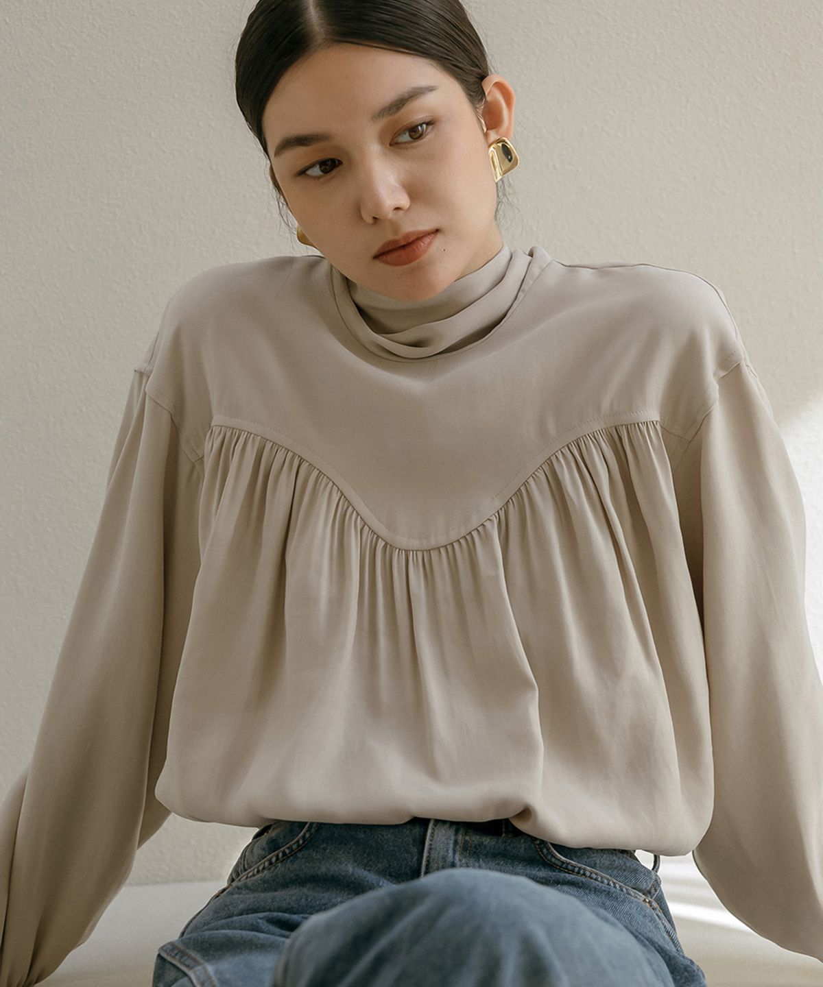 메이버유(MAYVERU) Analeigh Tie Blouse _ Beige