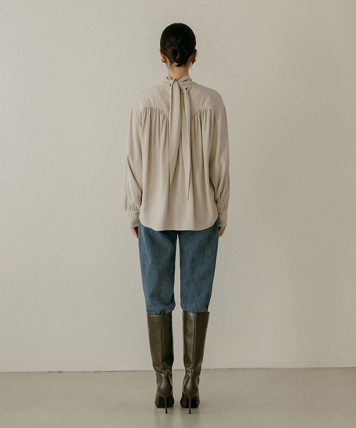 메이버유(MAYVERU) Analeigh Tie Blouse _ Beige