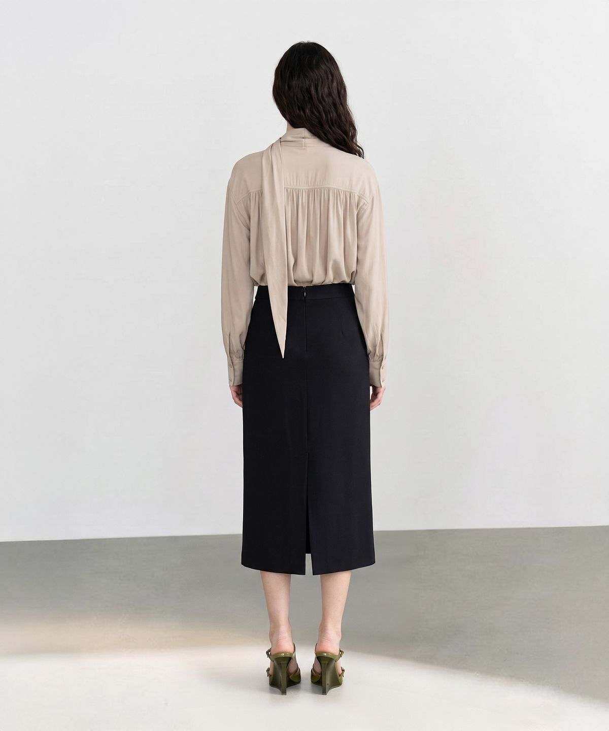 메이버유(MAYVERU) Novelle Stitch Skirt _ Black