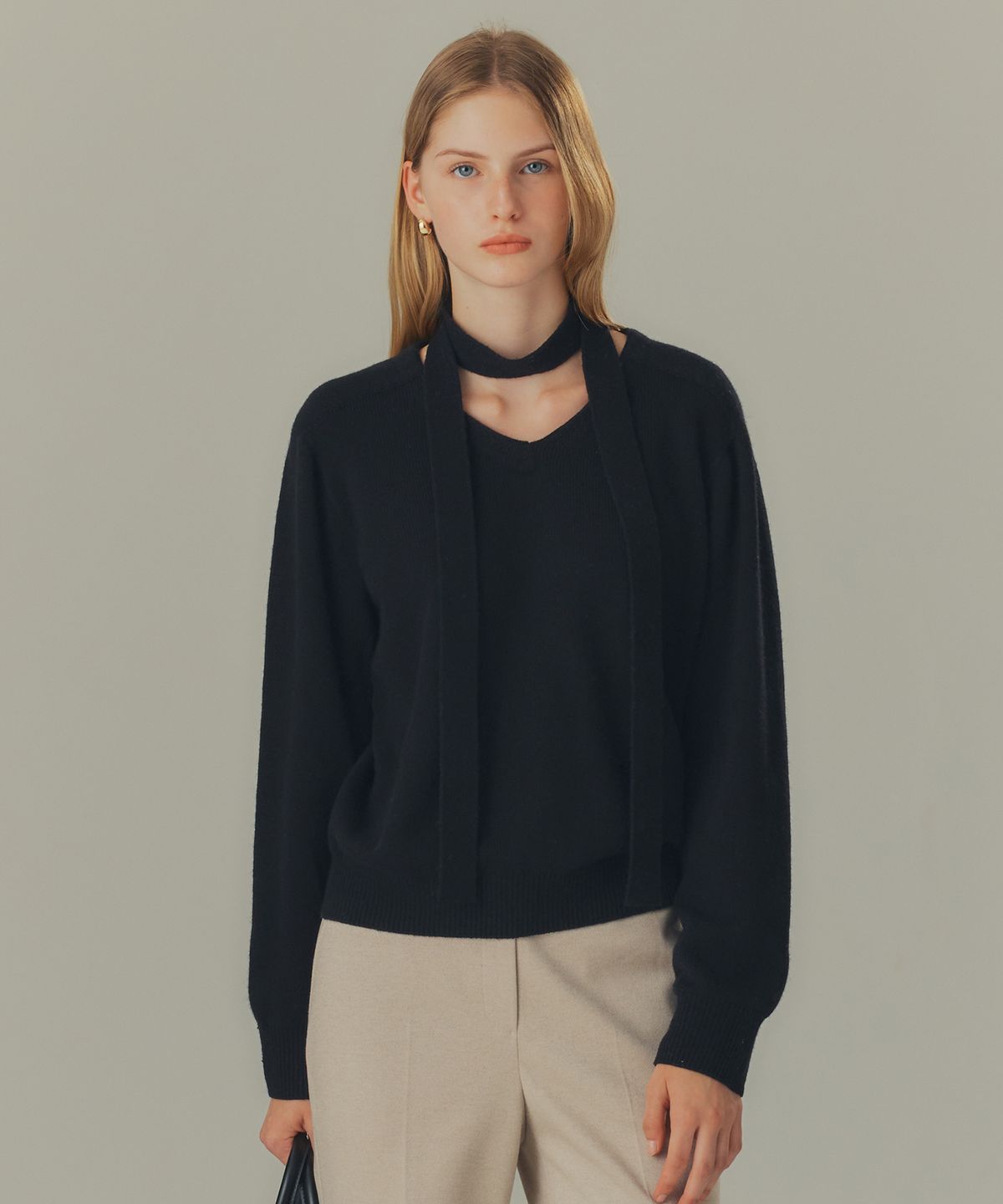 마인드브릿지 우먼(MIND BRIDGE WOMEN) [W][COUTURE]홀가먼트 브이넥 타이 니트 - 2color