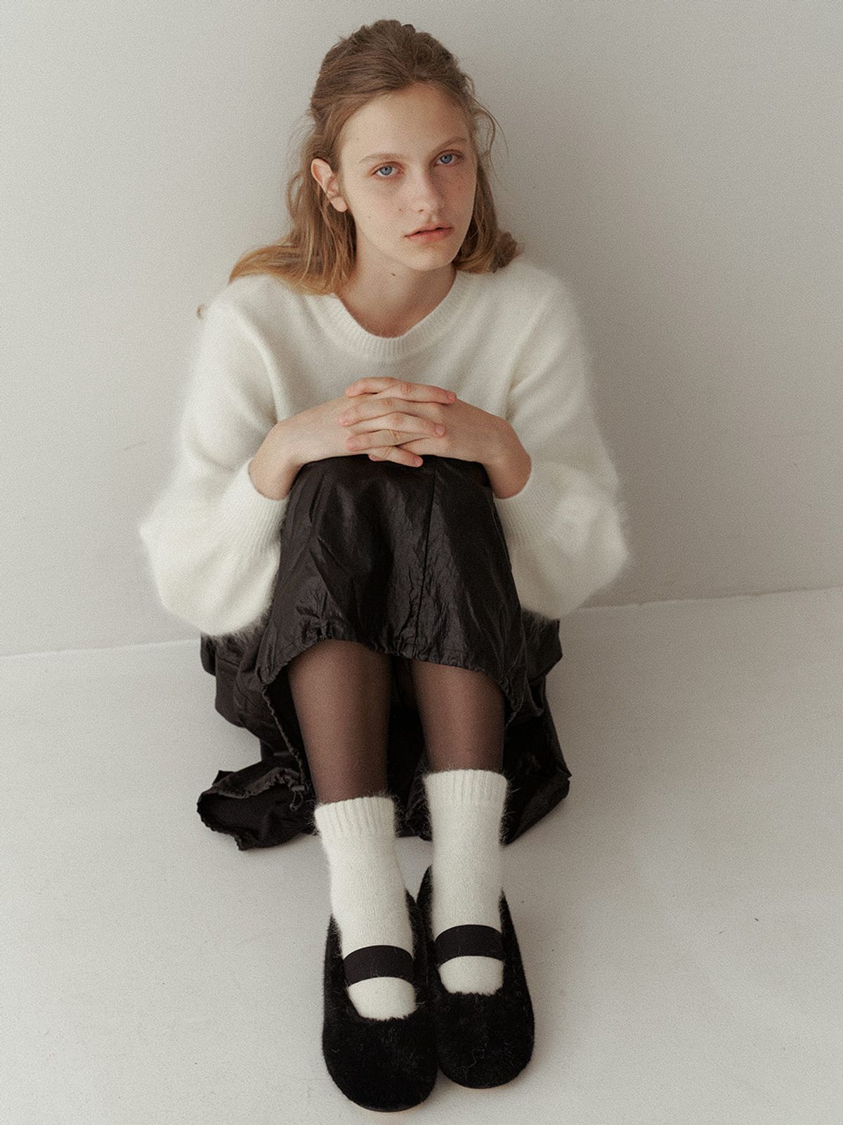 더조히(THE JOHI) Cozy Fur Mary Jane Flats_3 Colors