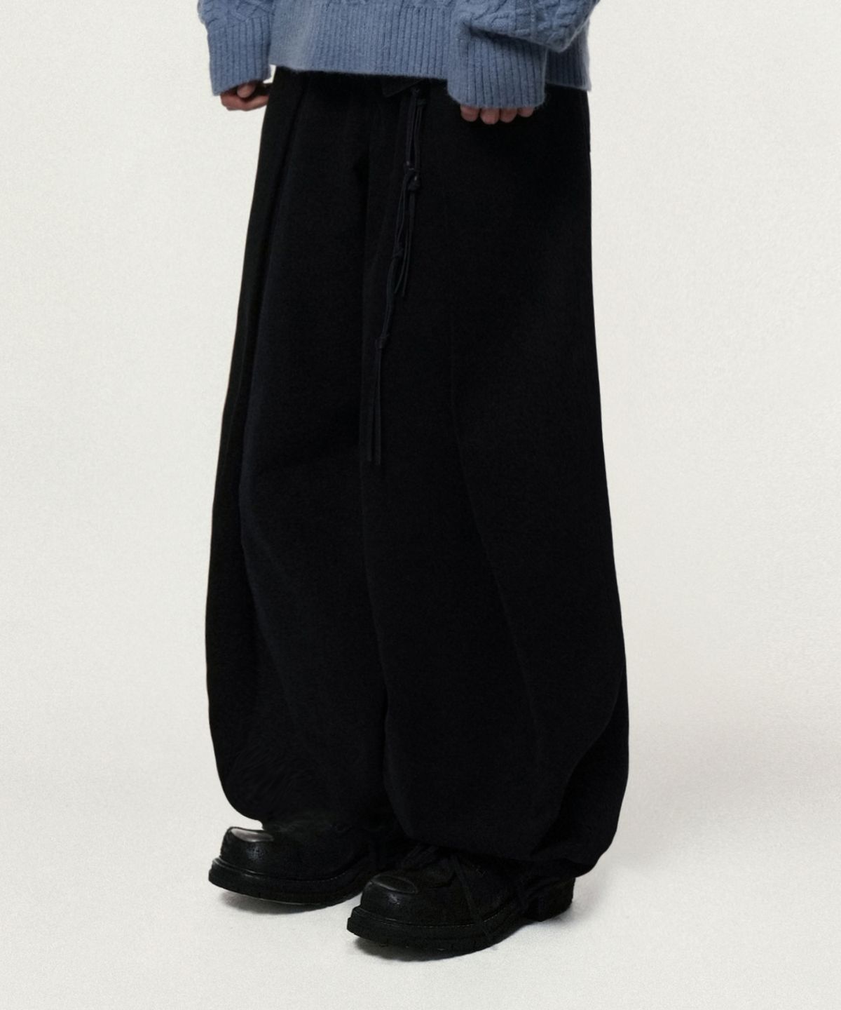 아이돈워너셀(IDWS) Soft Suede Twill Balloon Pants