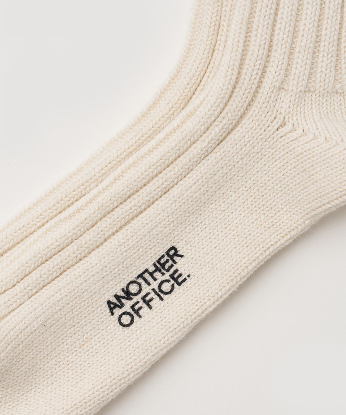 어나더 오피스(ANOTHER OFFICE) Overlay Ribbed Socks (Ecru)