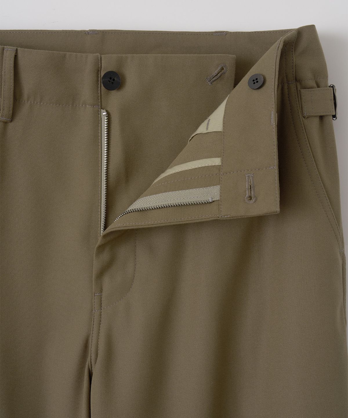 어나더 오피스(ANOTHER OFFICE) M-41 Weapon Slacks (Dark Khaki)