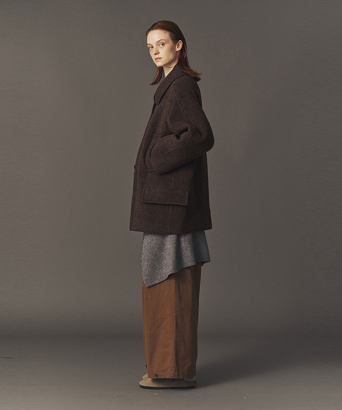 아위(AHWE) BOUCLE HALF COAT_D BROWN