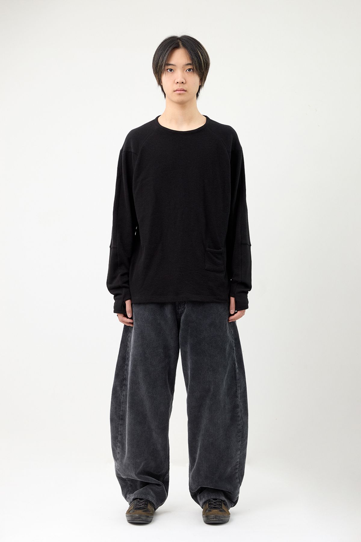 해칭룸(HATCHINGROOM) Incision Tee Black