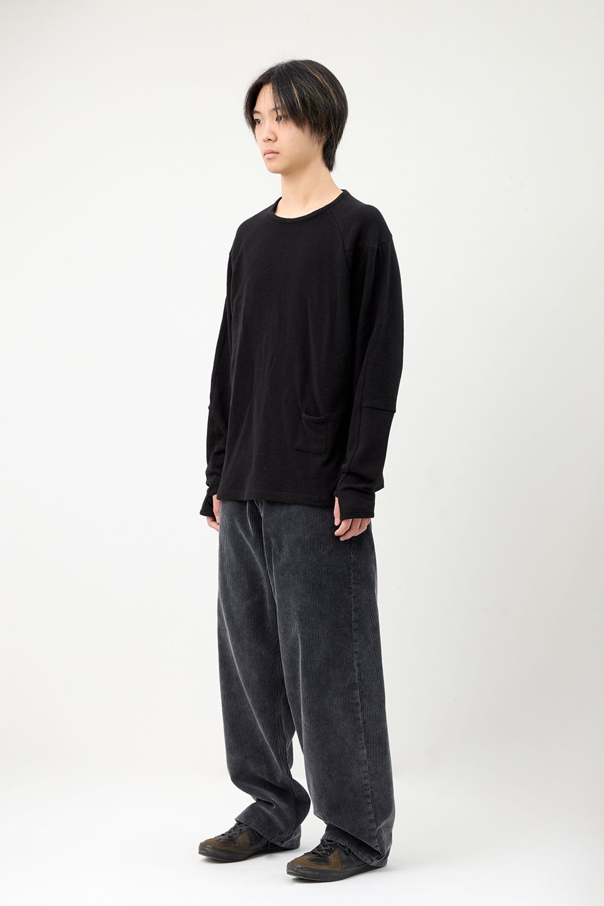 해칭룸(HATCHINGROOM) Incision Tee Black