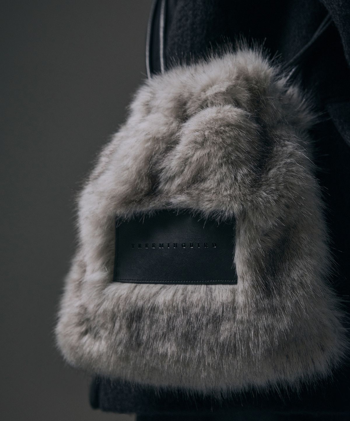 트리밍버드(TREEMINGBIRD) Volume Fur String Mini Bag [ Light Gray ]