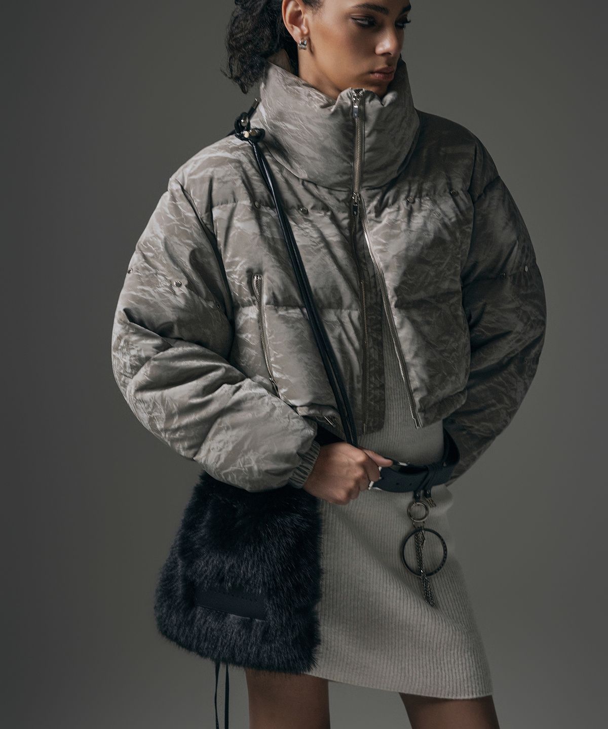 트리밍버드(TREEMINGBIRD) Volume Fur String Mini Bag [ Black ]