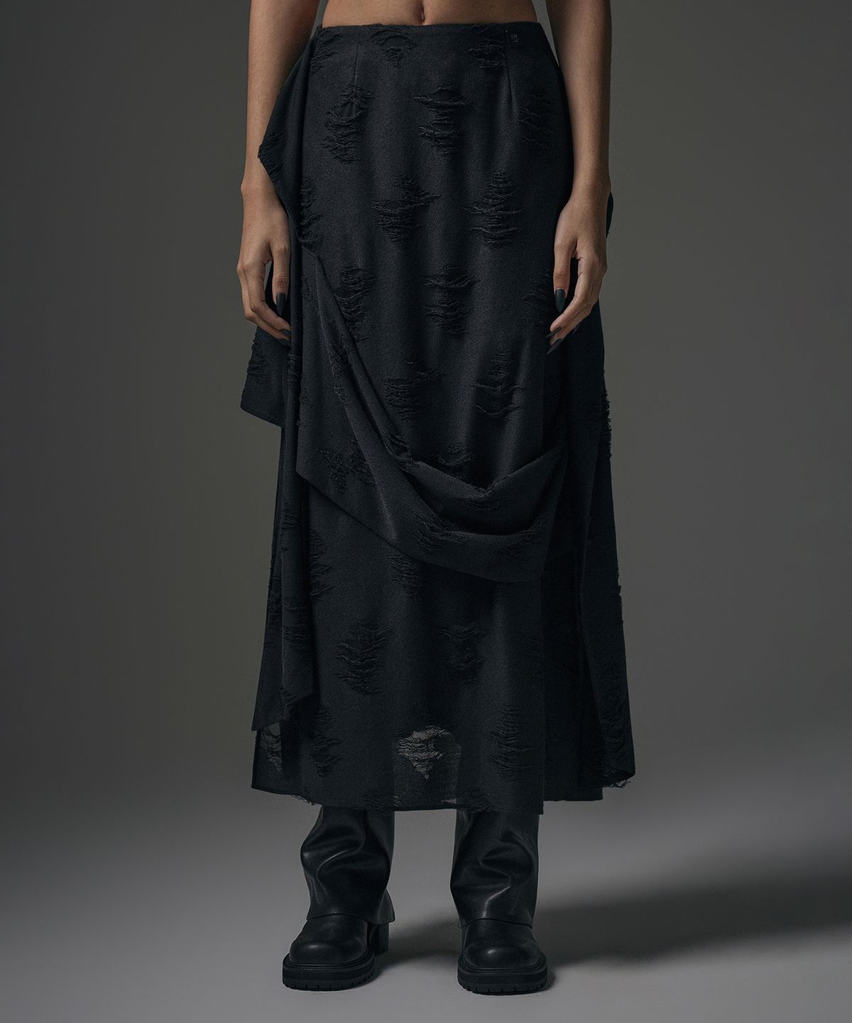 트리밍버드(TREEMINGBIRD) Strap Drape Damage Skirt [ Black ]