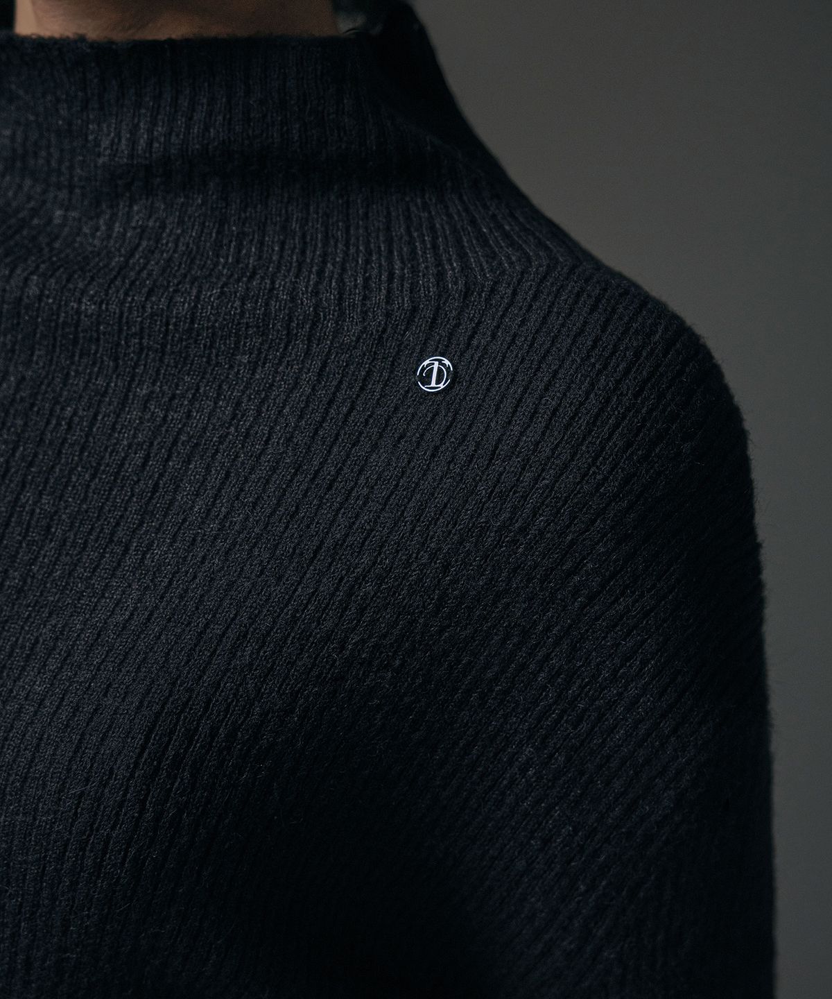 트리밍버드(TREEMINGBIRD) Alpaca Half-Turtleneck Long Knit [ Black ]