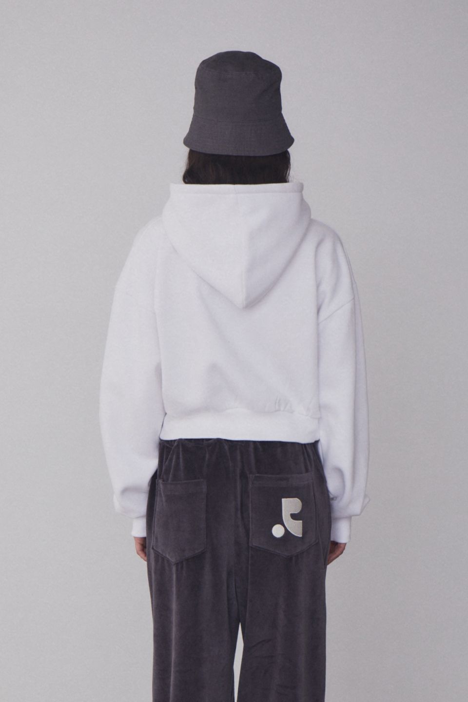 トップス Rest&Recreation COMMUNITY CROPPED HOODIE 레스트앤레크레이션(REST&RECREATION) RR COMMUNITY CROPPED