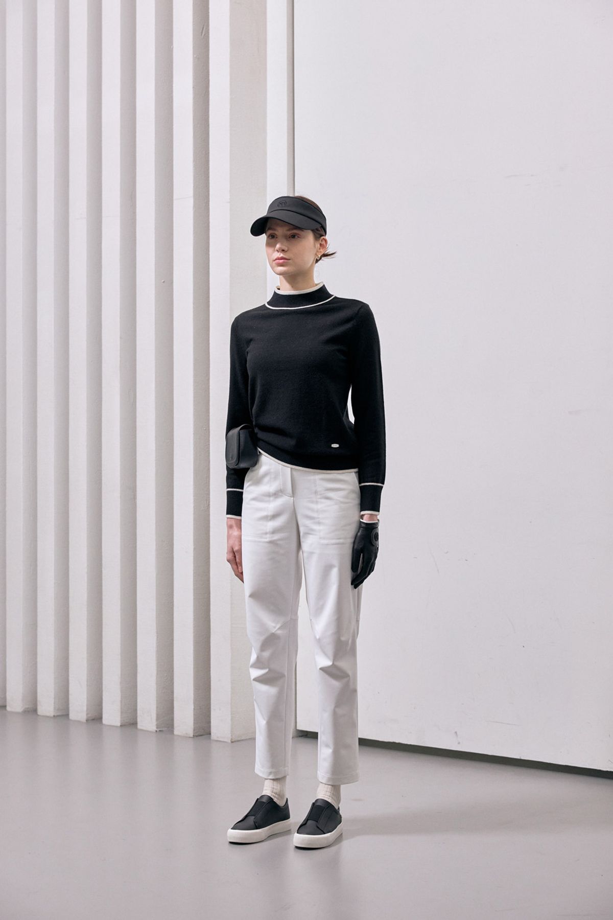 슈와(SCHWA) 기모 테이퍼드 팬츠 (White)