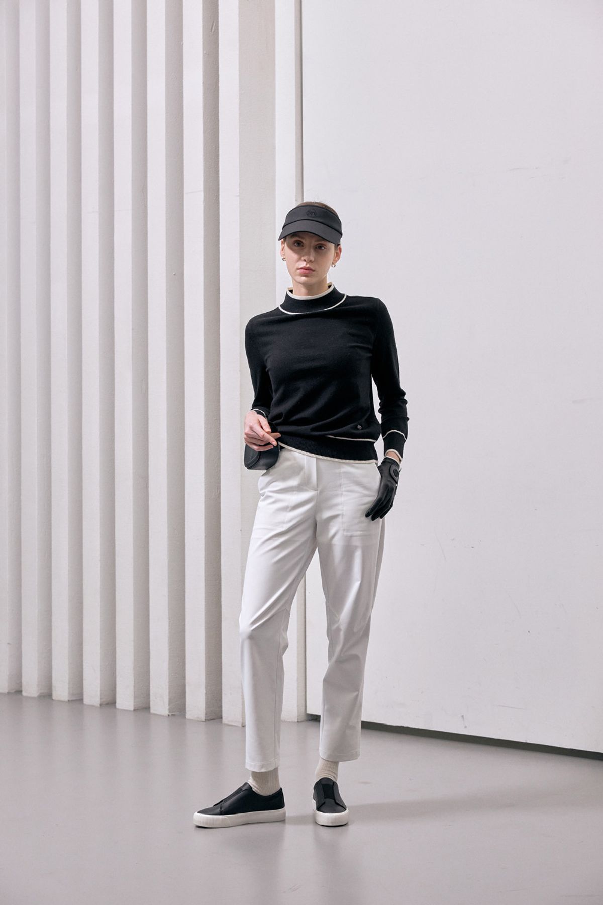 슈와(SCHWA) 기모 테이퍼드 팬츠 (White)