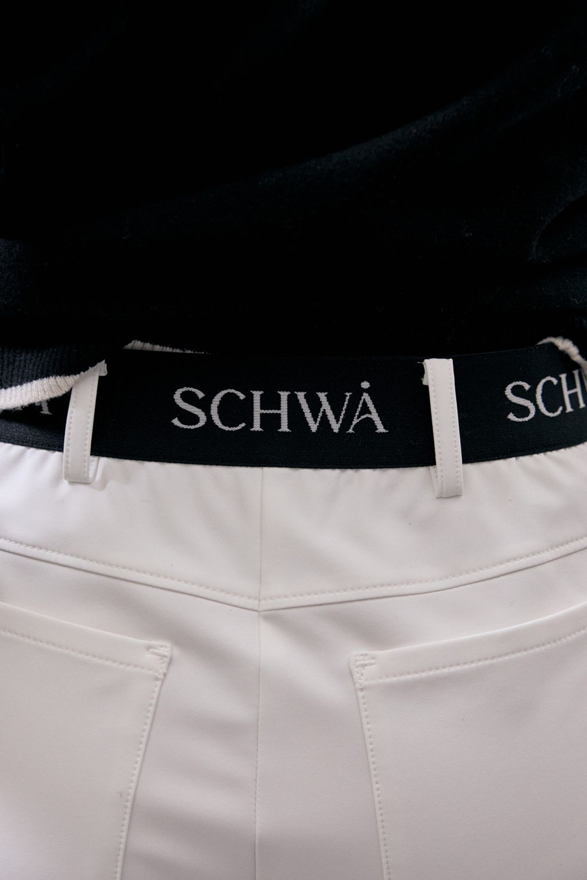 슈와(SCHWA) 기모 테이퍼드 팬츠 (White)