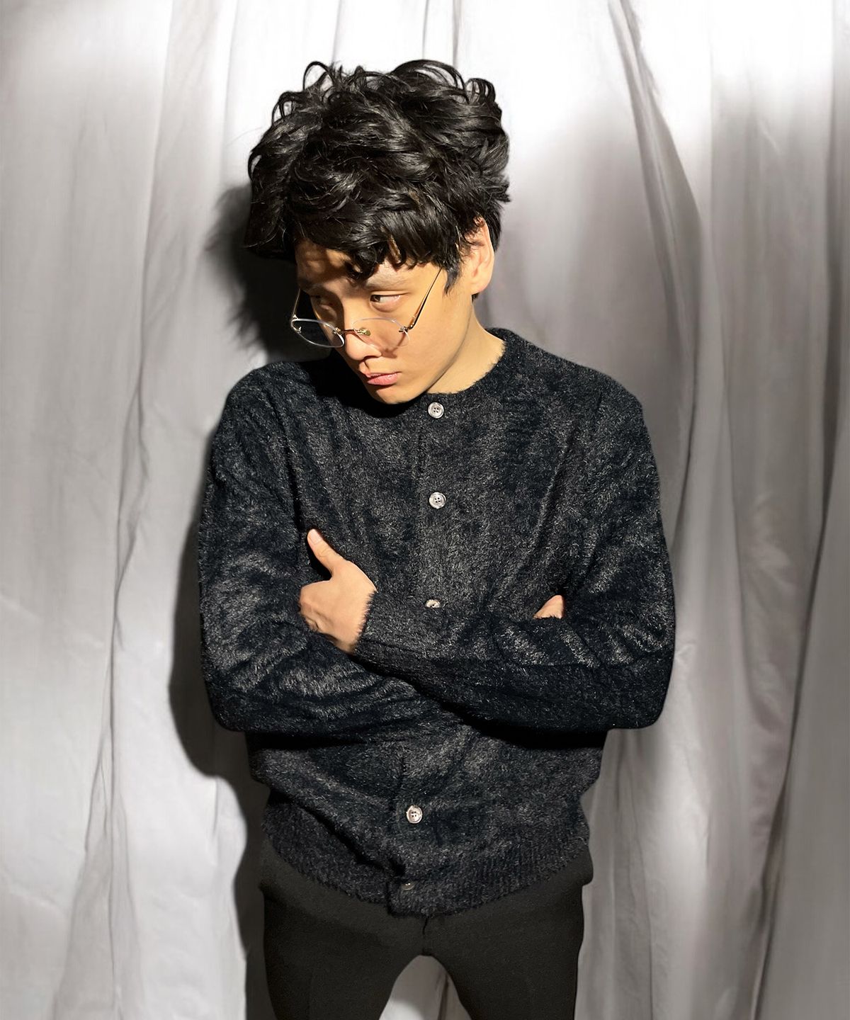 본슬리피(BORN SLIPPY) Soft Angora Round Neck Cardigan (Black)
