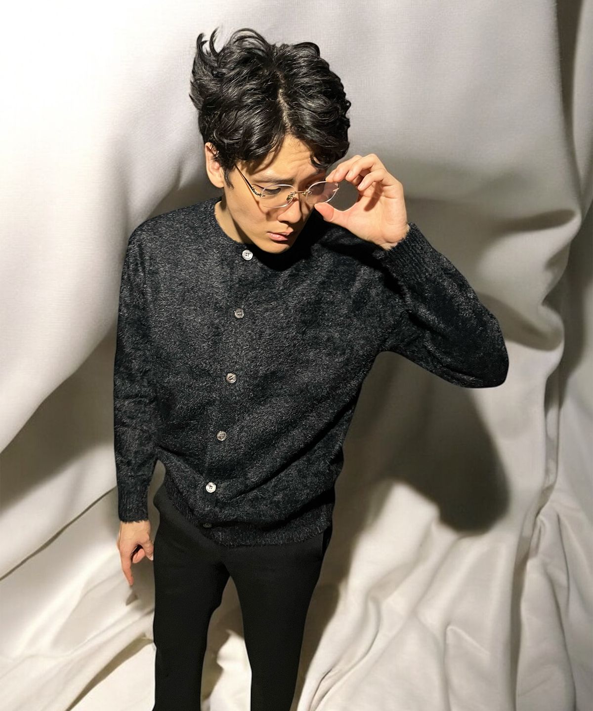 본슬리피(BORN SLIPPY) Soft Angora Round Neck Cardigan (Black)