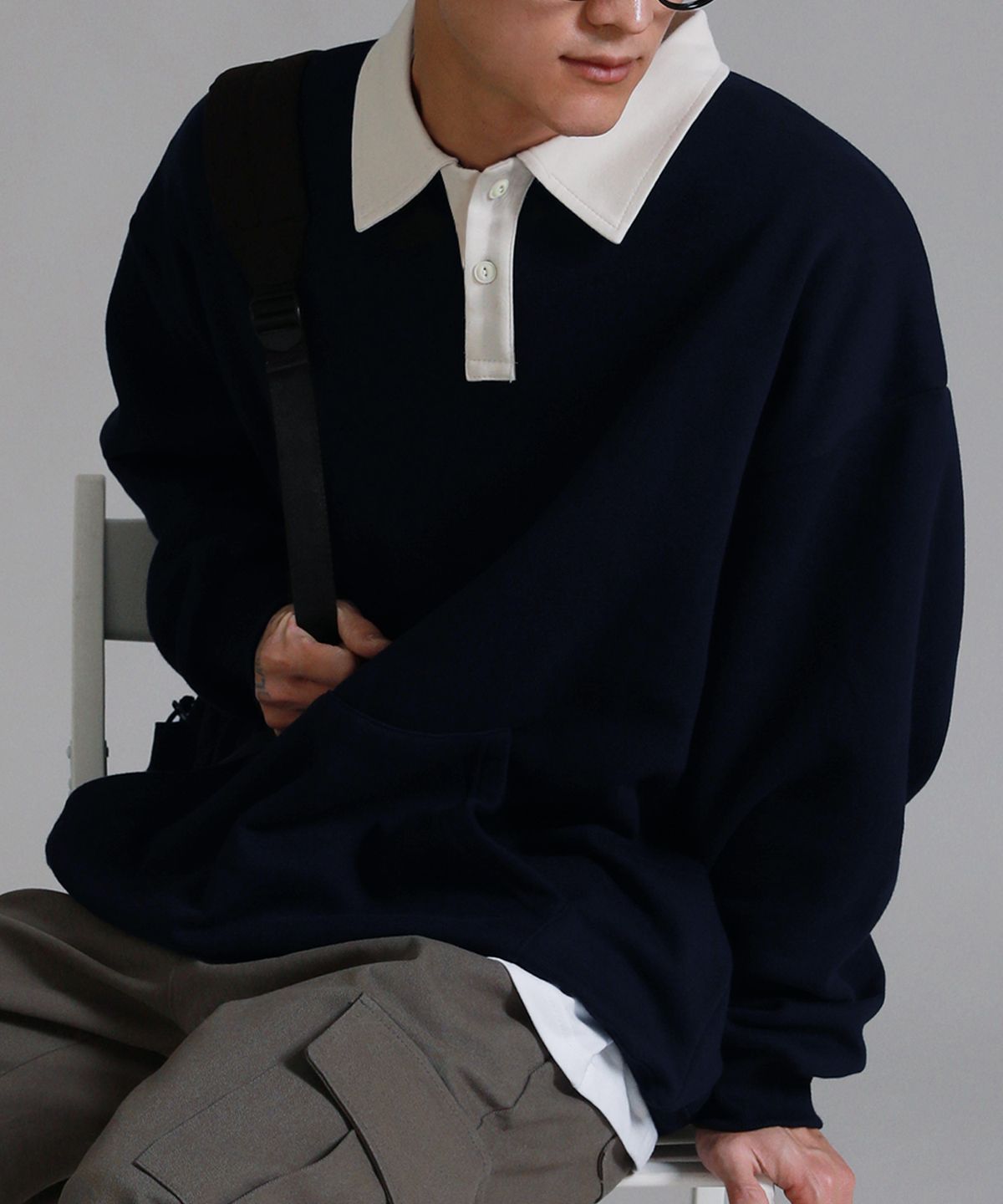 라이크더모스트(LIKE THE MOST) 카라 럭비 오버 스웨트셔츠_네이비