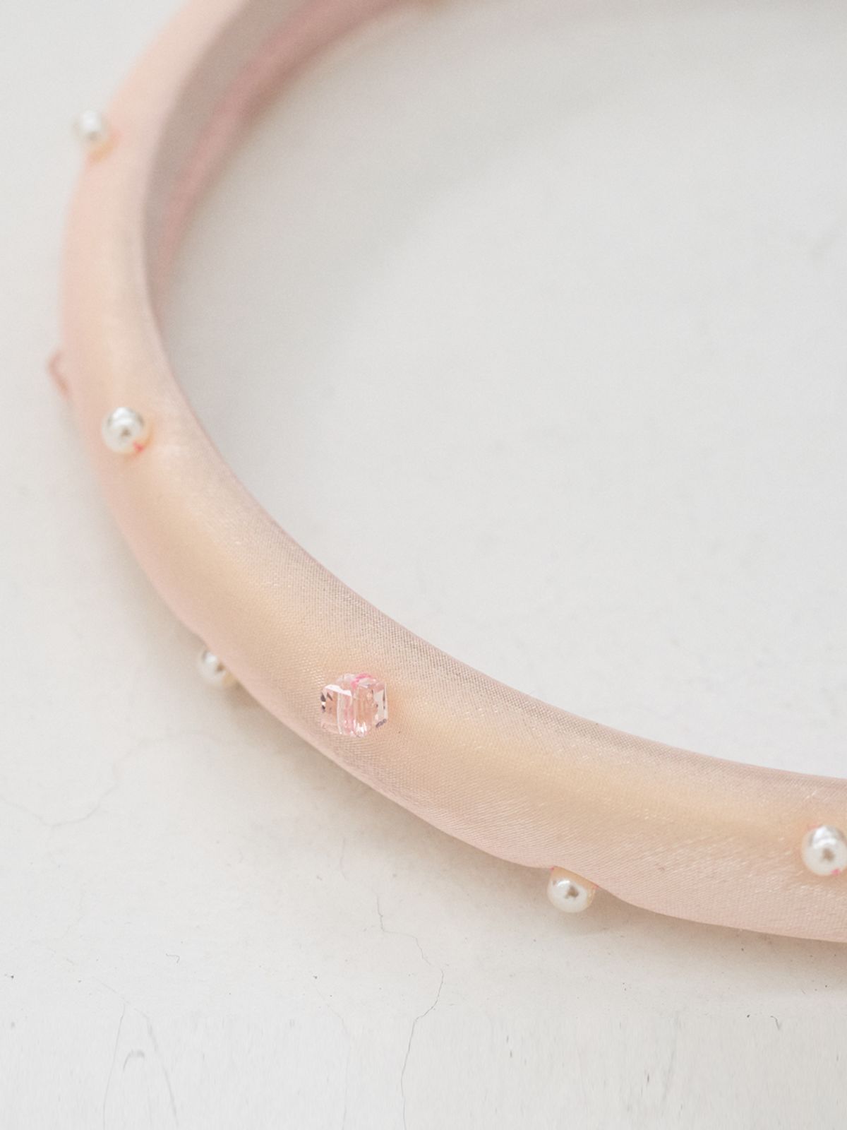 쏘리, 투 머치 러브(SORRY, TOO MUCH LOVE) Pearl Gem Seethough Satin Hairband_Pink