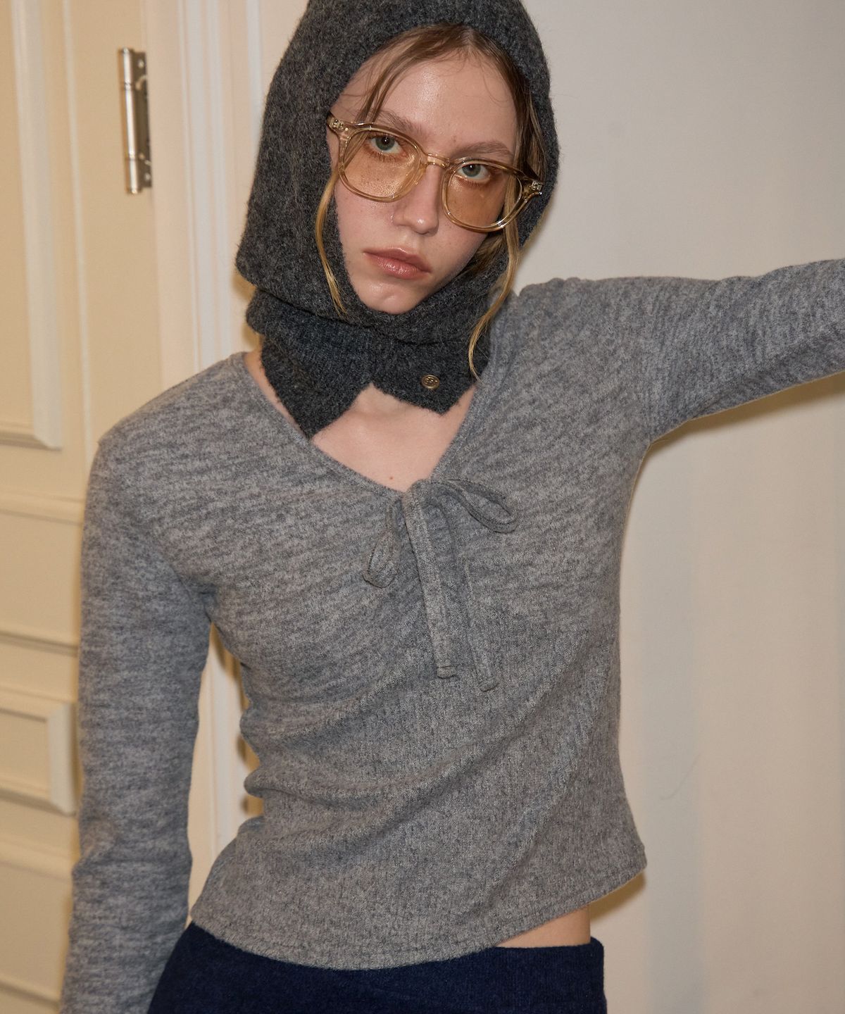 살롱 드 욘(SALON DE YOHN) V-neck Ribbon Shirring Knit_ Gray