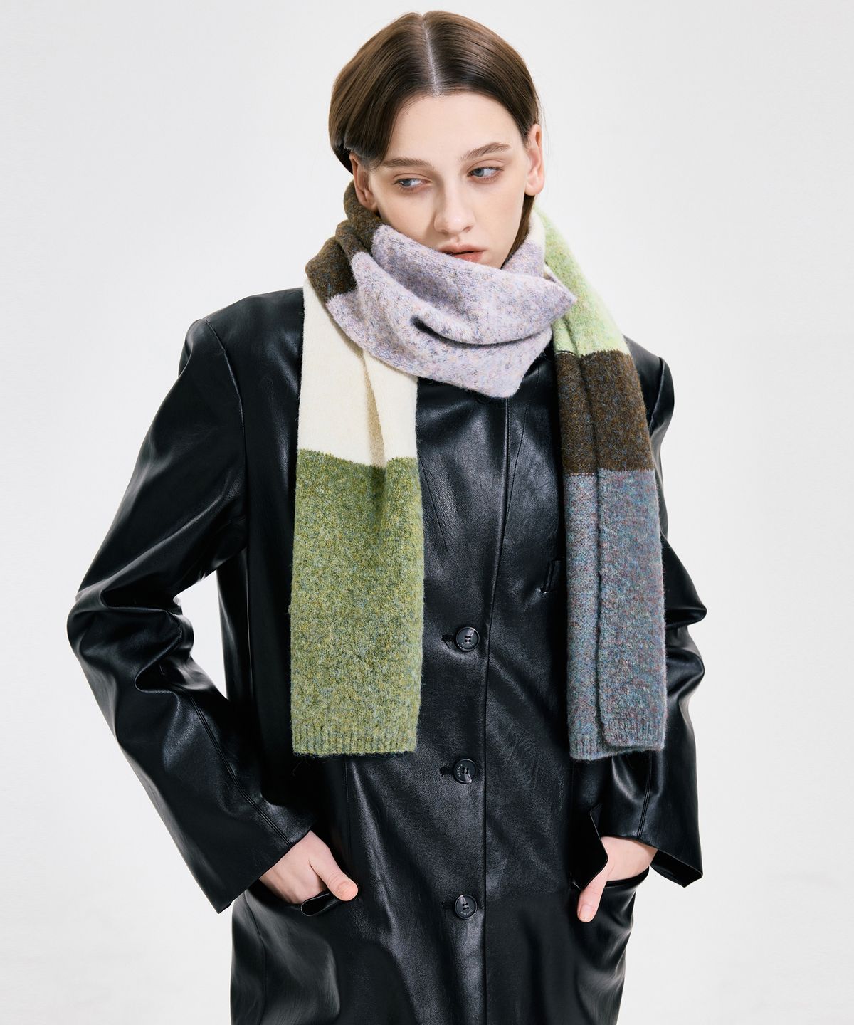 킴지수(KIMZISU) Colour Block Muffler _ GREEN