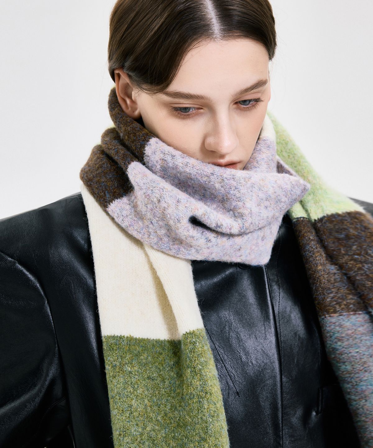 킴지수(KIMZISU) Colour Block Muffler _ GREEN