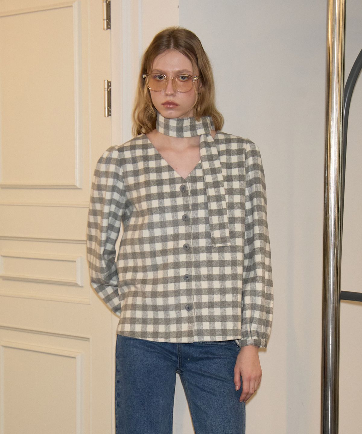 살롱 드 욘(SALON DE YOHN) Scarf Gingham Check Blouse_ Gray