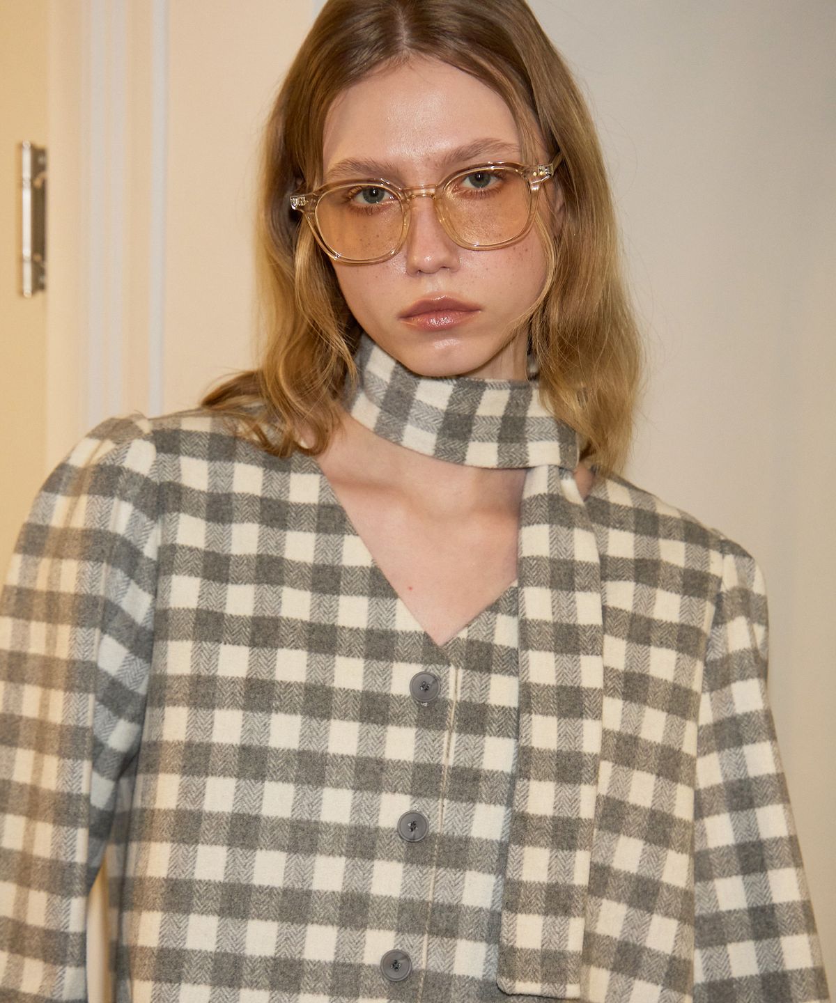 살롱 드 욘(SALON DE YOHN) Scarf Gingham Check Blouse_ Gray