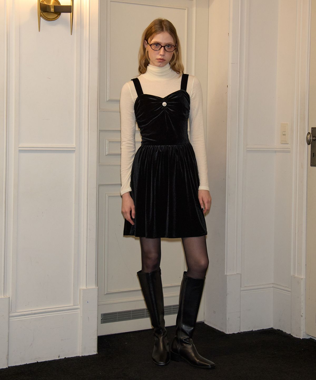살롱 드 욘(SALON DE YOHN) Button Point Velvet Mini Dress