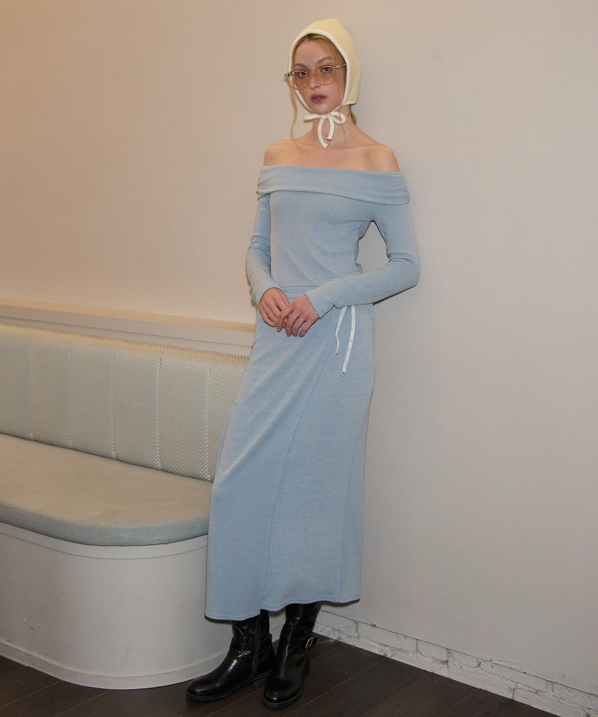 살롱 드 욘(SALON DE YOHN) Off Shoulder Long Wrap Dress_ Blue