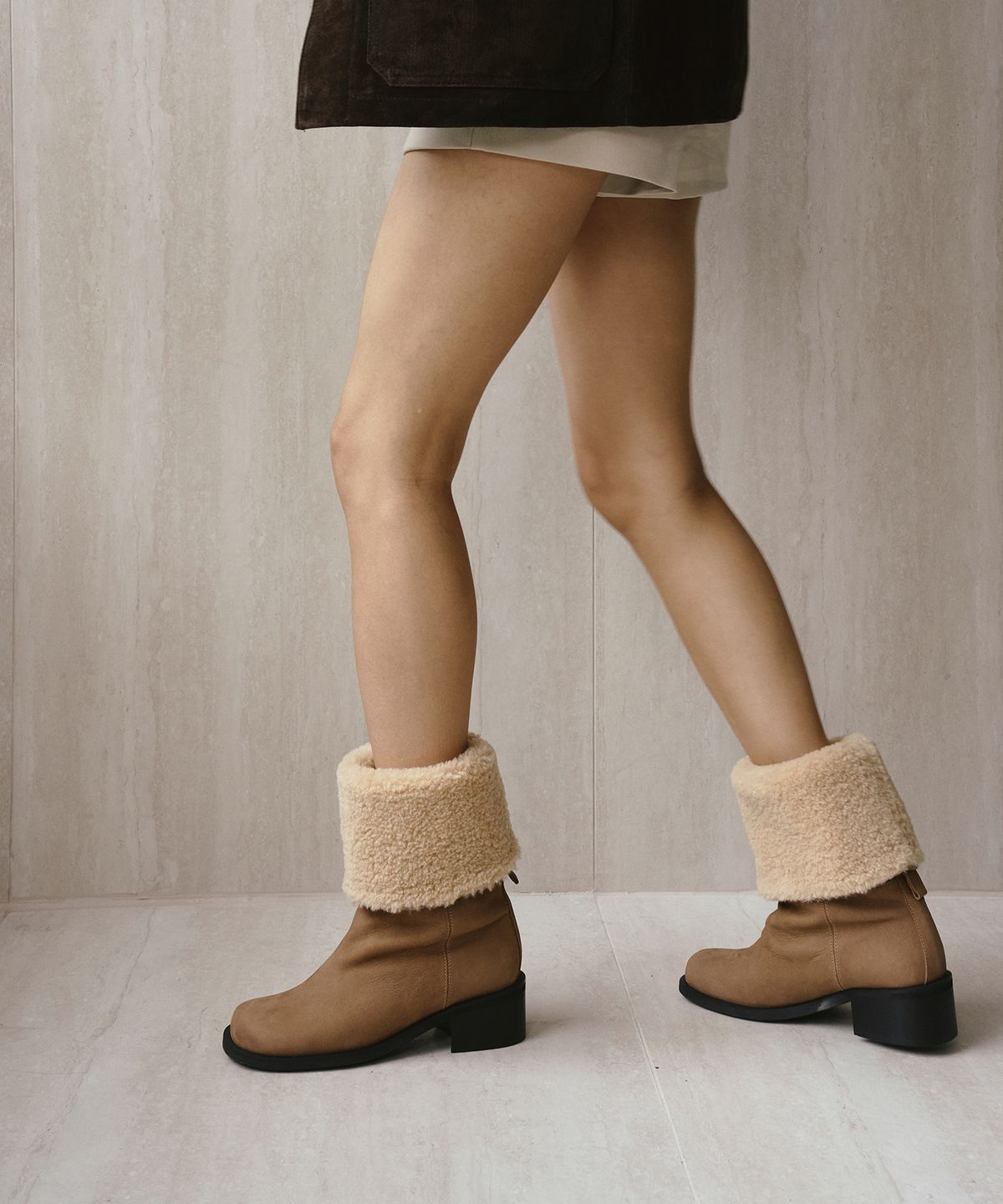 트윗비피(TWVP) 모노 시어링 미들부츠(2colors) Mono Shearing Middle Boots 23F32