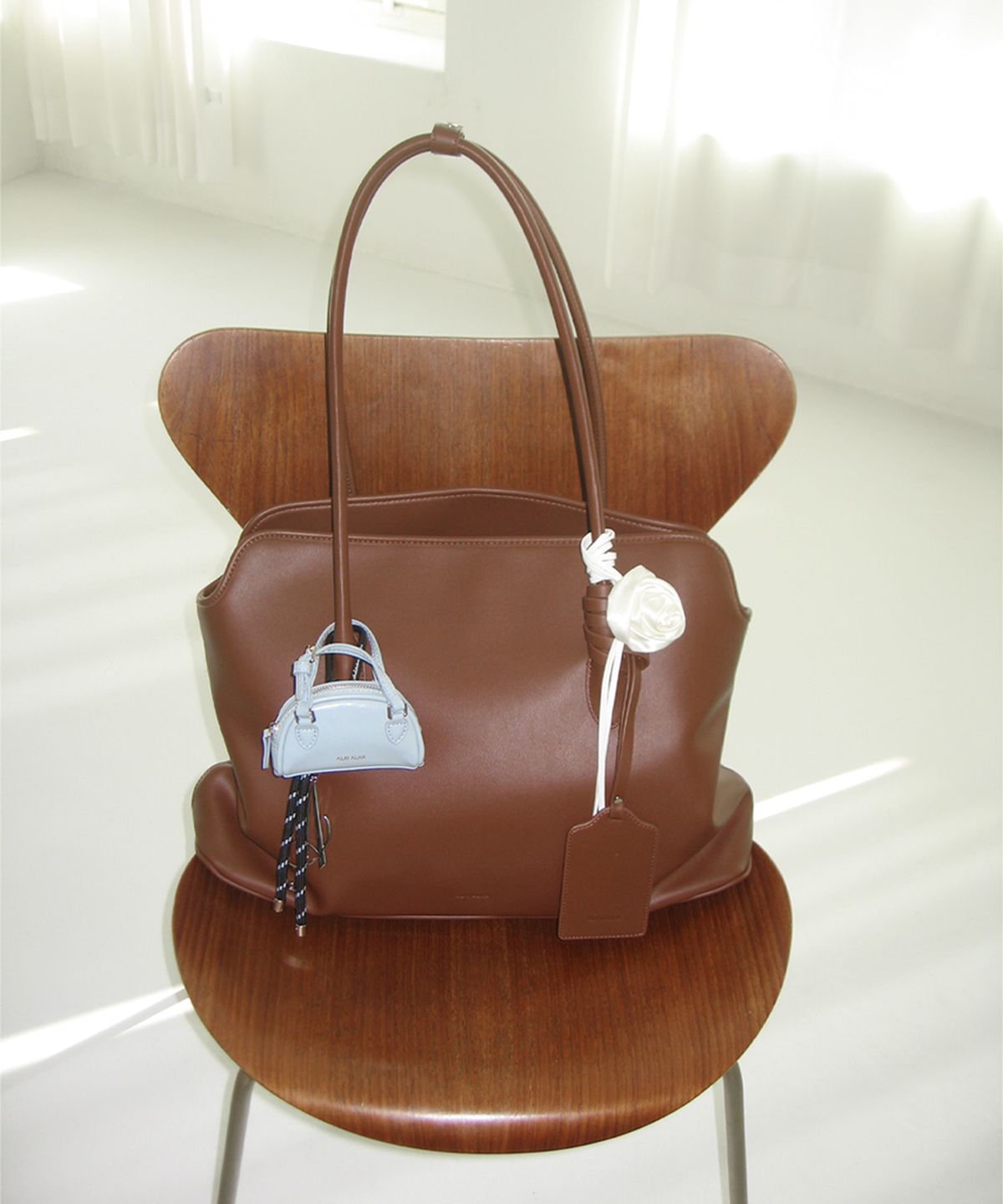 알키알카(ALKI ALKA) Bowly Mini Charm (Blue)