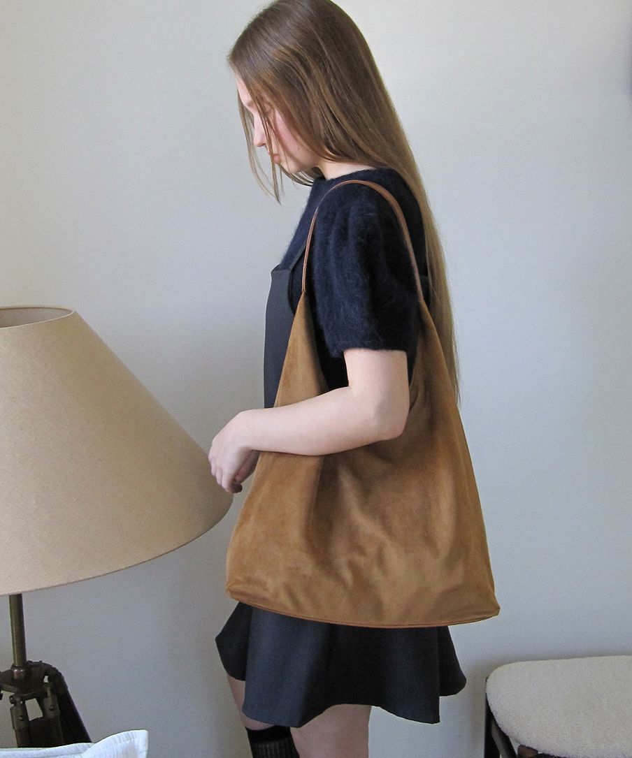 MUSINSA公式 | DUMARO Merci Suede Shoulder Bag / Camel