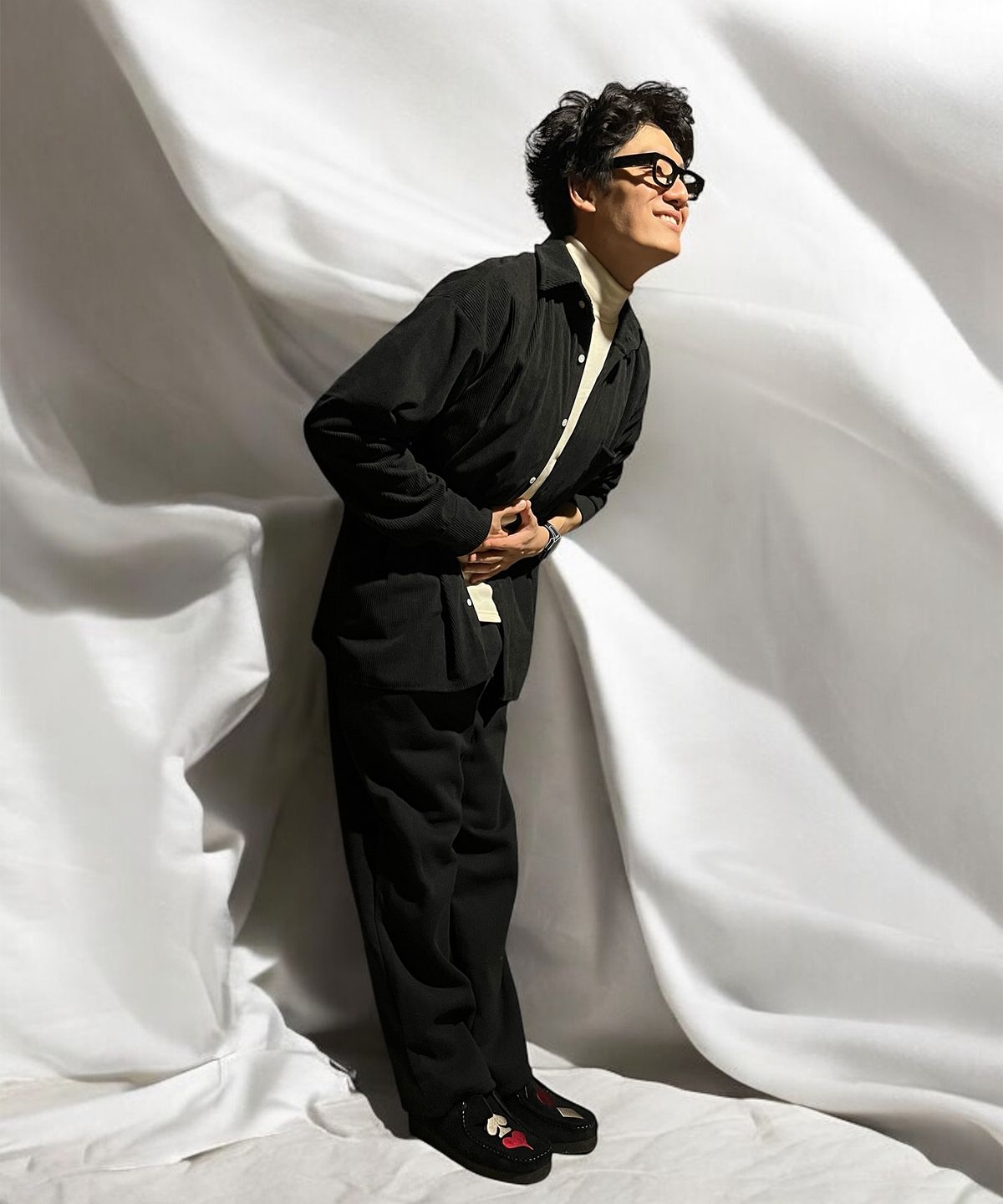 본슬리피(BORN SLIPPY) Soft Corduroy Oversize Shirts (Black)