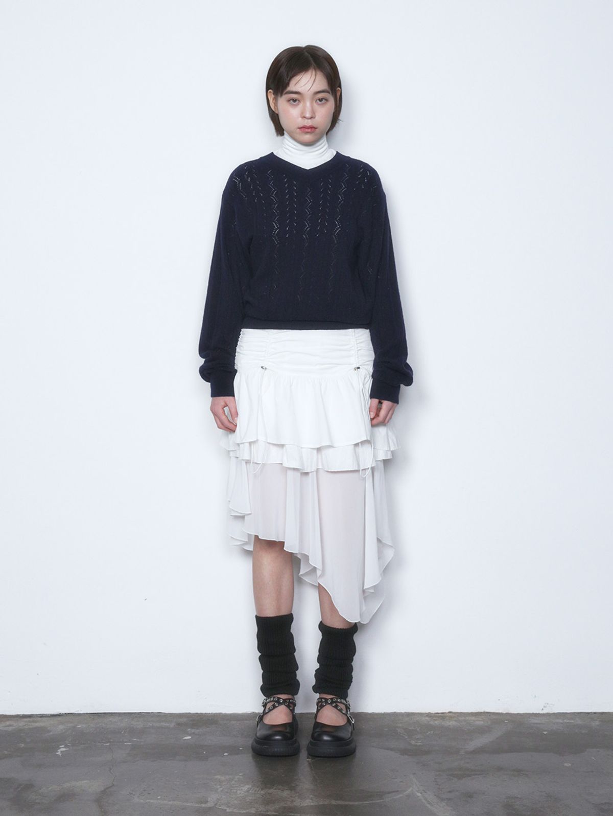 뚜오미오(TUOMIO) V-NECK SWEATER [NAVY]