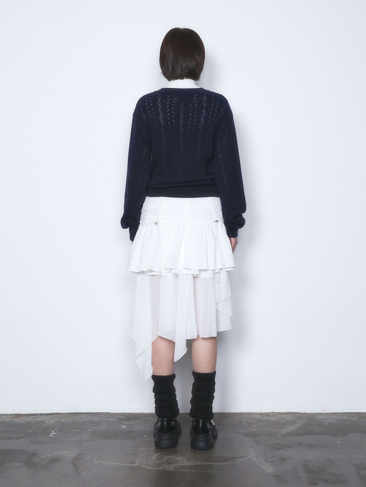 뚜오미오(TUOMIO) V-NECK SWEATER [NAVY]