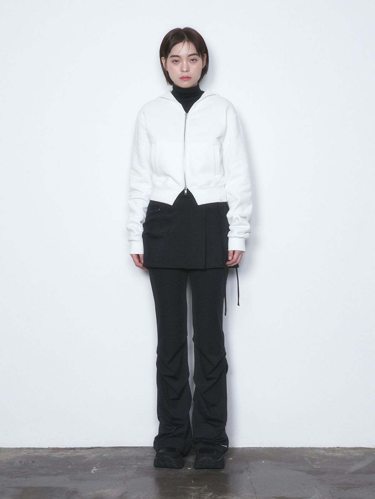 뚜오미오(TUOMIO) SAILOR COLLAR ZIP-UP [WHITE]