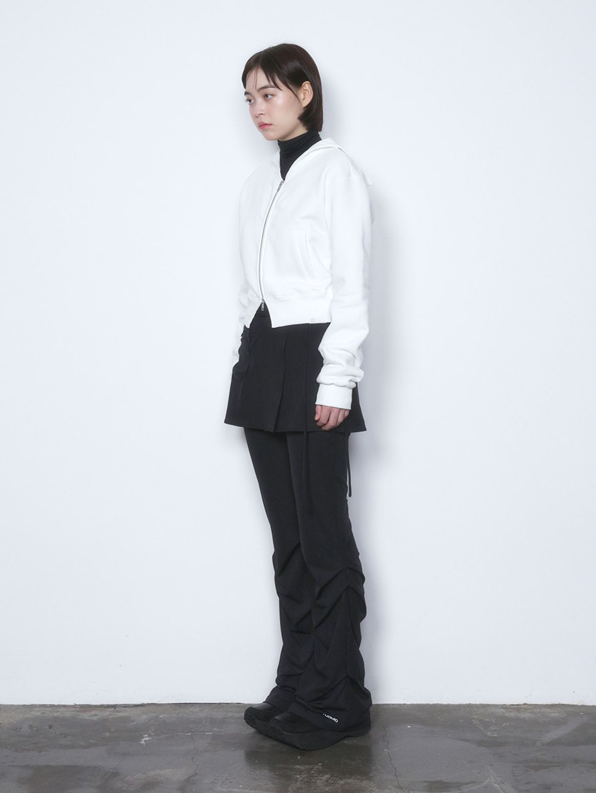 뚜오미오(TUOMIO) SAILOR COLLAR ZIP-UP [WHITE]