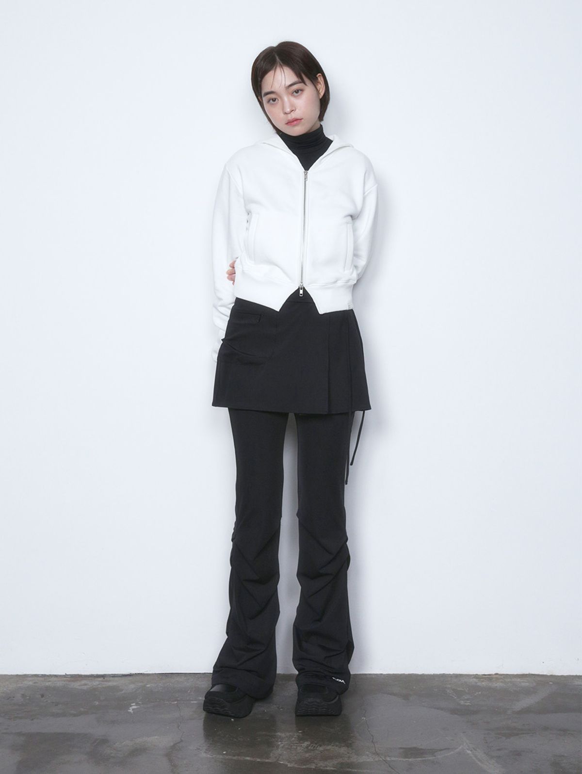 뚜오미오(TUOMIO) SAILOR COLLAR ZIP-UP [WHITE]
