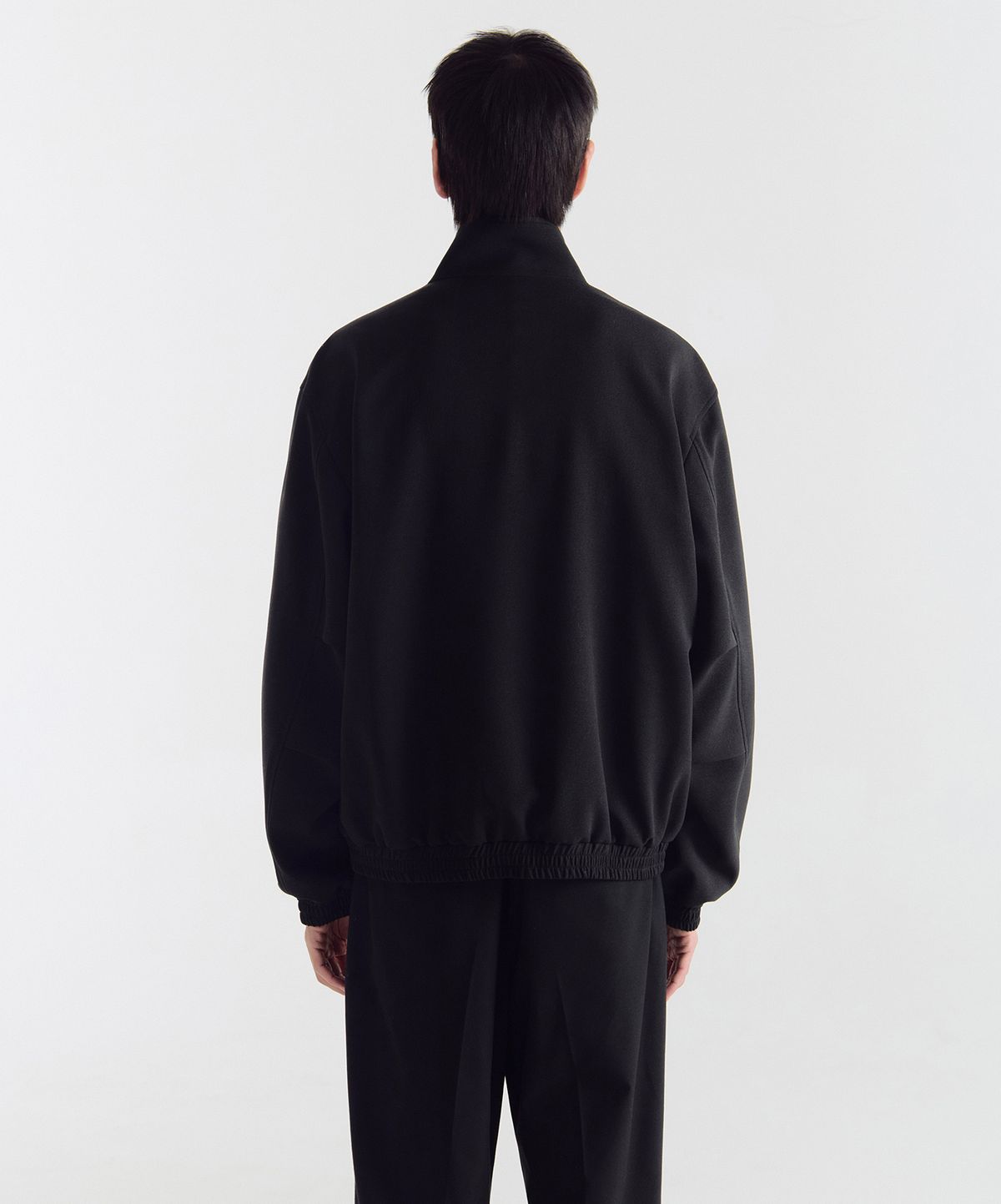 무신사 스탠다드(MUSINSA STANDARD) 크레이프 하이넥 블루종 재킷 [블랙]
